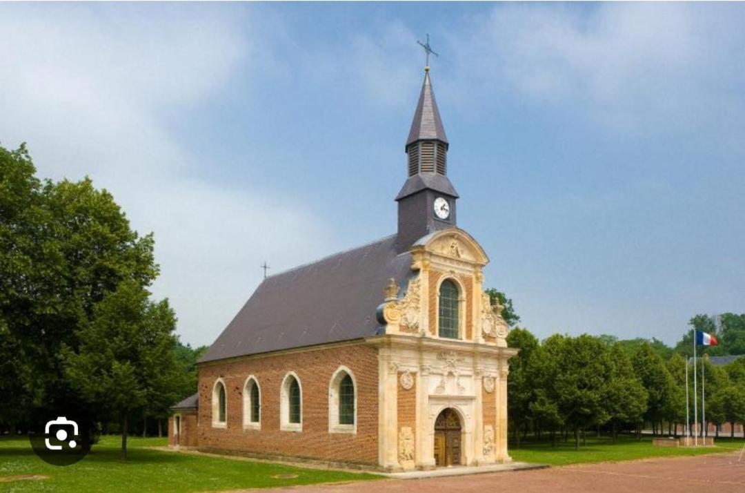 Entre Les Places, Spacieux Avec Parking Gratuit Arras Buitenkant foto
